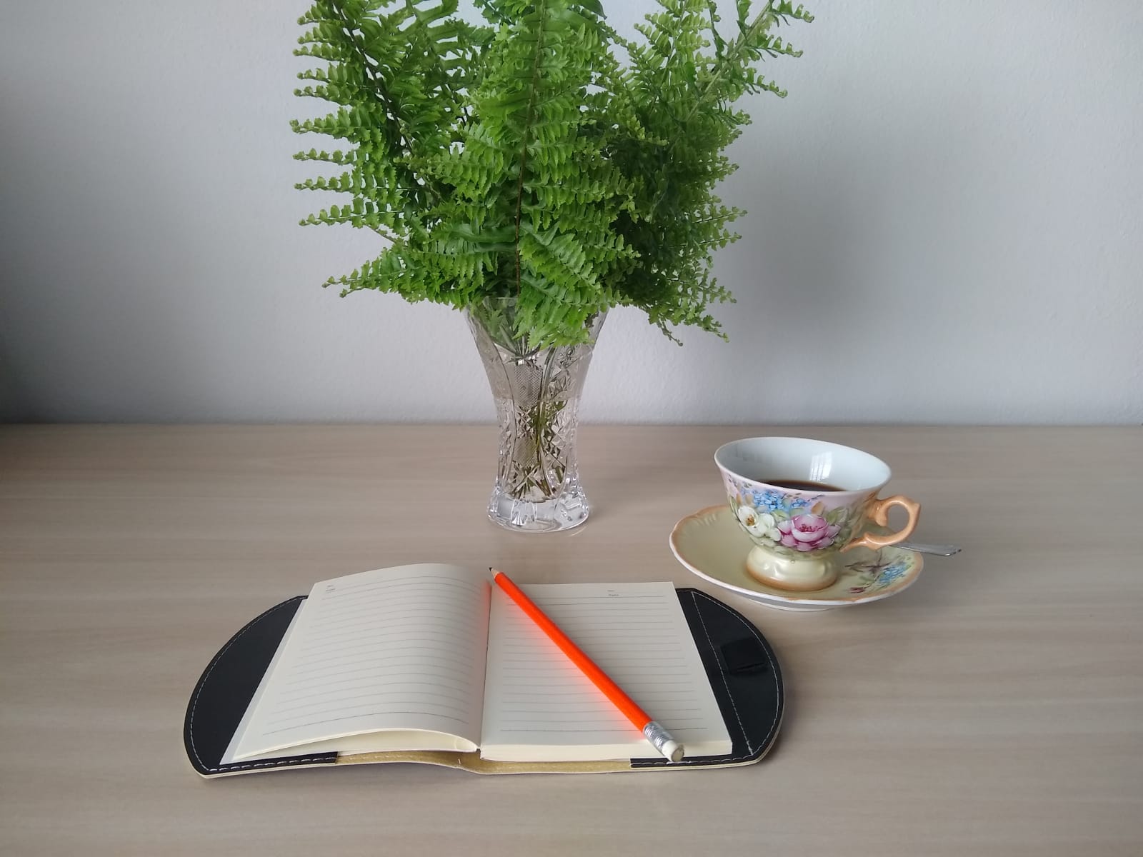 Posso lhe servir um café?